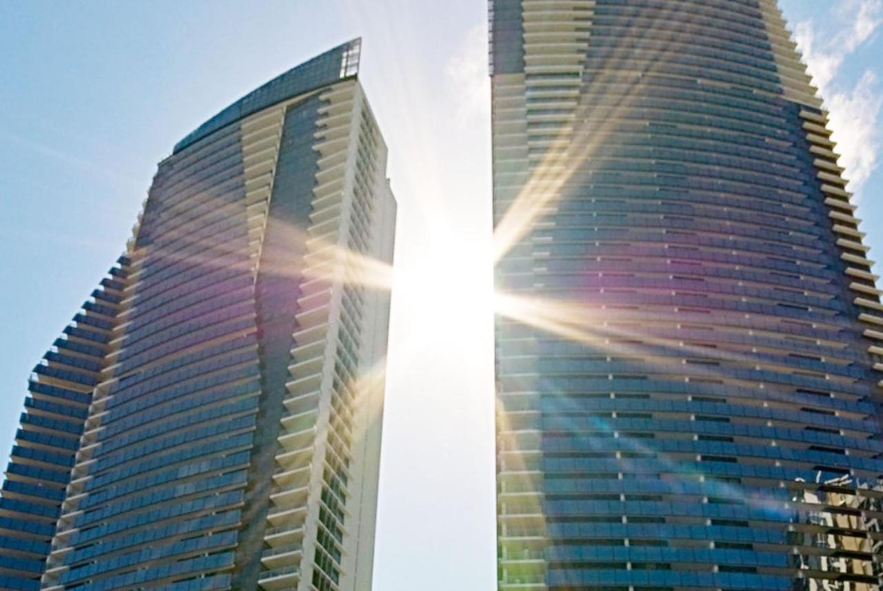 5 Bedroom Executive Sub Penthouse In The Heart Of Surfers With Full Ocean Views - Sleeps 12 - Circle On Cavill Amazing!! Гоулд Коуст Екстериор снимка