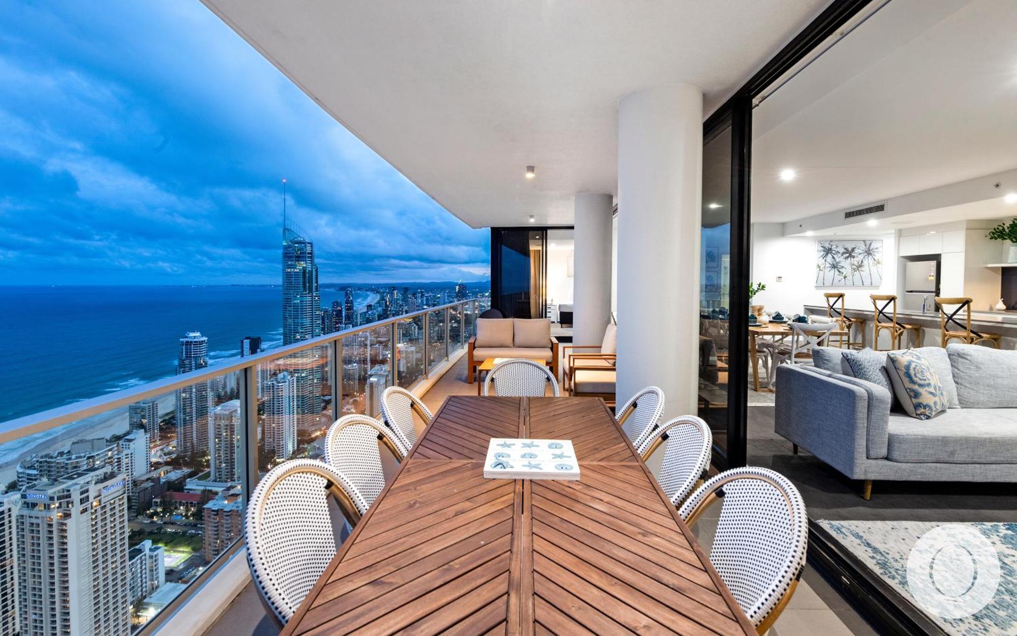 5 Bedroom Executive Sub Penthouse In The Heart Of Surfers With Full Ocean Views - Sleeps 12 - Circle On Cavill Amazing!! Гоулд Коуст Екстериор снимка